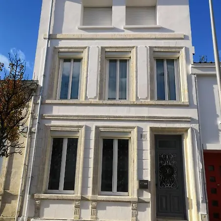 Maison De Centre - Meuble Tourisme 4 Etoiles 펜션 *